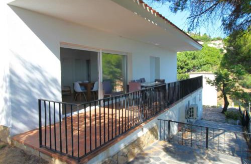 Llanca House | V. FANÉ ESQ - Casa con jardín y vista mar en Llançà acabada de reformar - ES-228-10