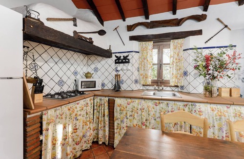 Los Angeles House | Vacation Home "Cortijo Rural Las Aves" with Shared Pool & Shared Garden
