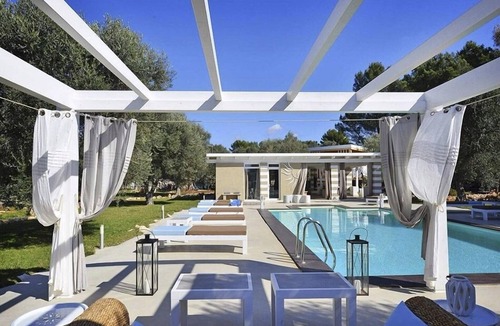 Sava Villa | vacation holiday villa rental italy, apulia, puglia, large villa, pool, air conditioning, near beaches, wi-fi internet,
