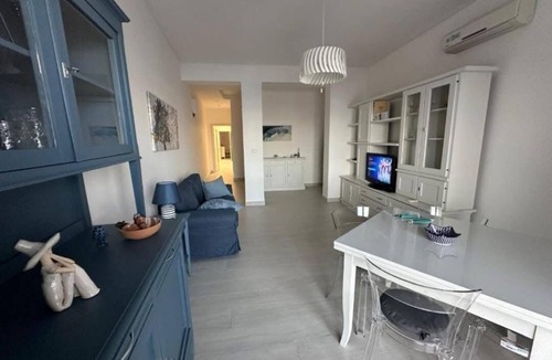 Capo Mulini House | Vacation home by the sea, for couples and families, in the typical village of Capomulini.