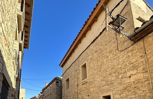 Llorac House | Vacation Home "Cal Bertran" with Private Pool, Shared Terrace & Wi-Fi
