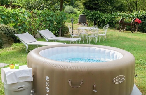 Asti House | Vacation Home 'Cascina Solaro' with Shared Pool, Garden & Wi-Fi