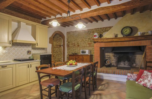 Toiano House | Vacation home Lisena by Interhome