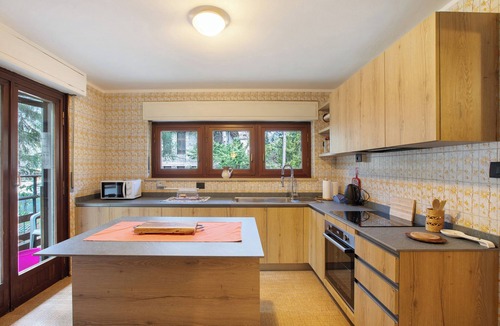 Morgex House | Vacation Home "Maison La Truite" with Mountain View, Private Terrace & 4 Balconies