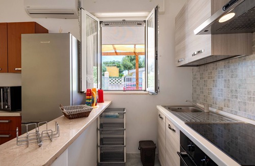 Leporano Marina House | Vacation Home "Villa Minetta" with Private Pool, Covered Terrace, Garden & Wi-Fi