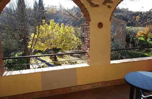 Toiano Villa | Vallacchi bed and breakfast Tuscany accomodation perfect for relaxing free wifi