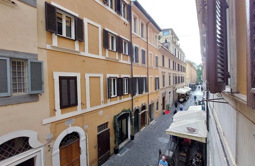 Rione IV Campo Marzio Apartment | Vantaggio 1 Bdr Close Piazza Di Spagna by Halldis
