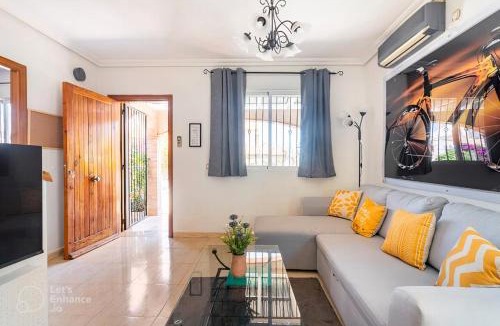 La Colina Villa | Velo Villa w/A/C, free Wi-Fi & Pool near Benidorm