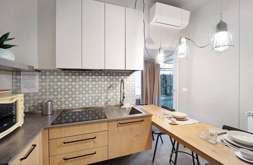 Diano Marina Apartment | 'Victoria Apartments Tempi moderni' with Terrace, A/C & Wi-Fi