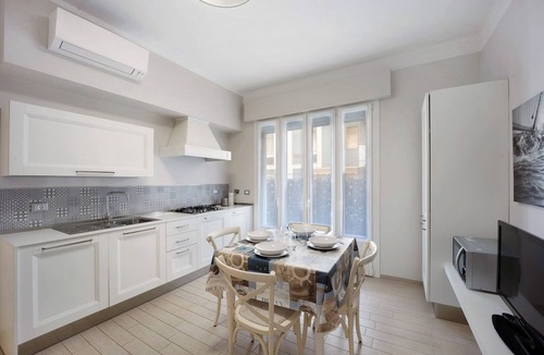 Diano Marina Apartment | 'Victoria Apartments Acquarius' with Balcony, A/C & Wi-Fi