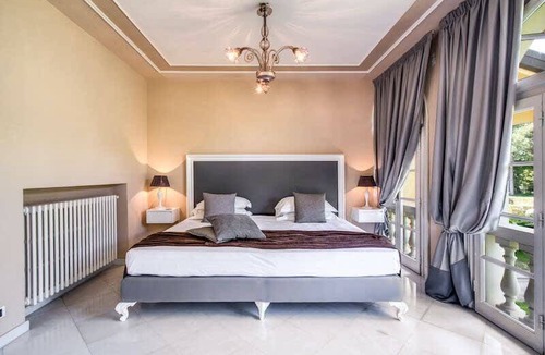 Pieve a Nievole Villa | Villa ∙ 6 bedrooms ∙ 14 guests