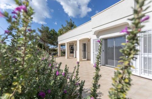 Torre San Giovanni Villa | villa Alba chiara sul mare