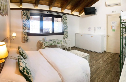 Tessera House | Villa ai Tigli Venice Airport Rooms Keyless&Self Check in