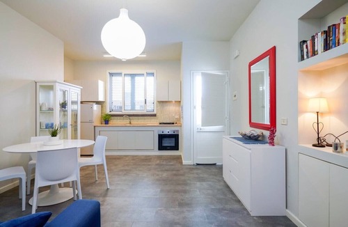 Stazzo Apartment | Villa Anemone (Medusa) - sea front apartment