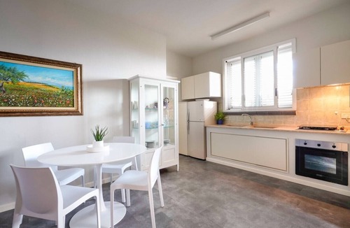 Stazzo Apartment | Villa Anemone (Medusa) - sea front apartment