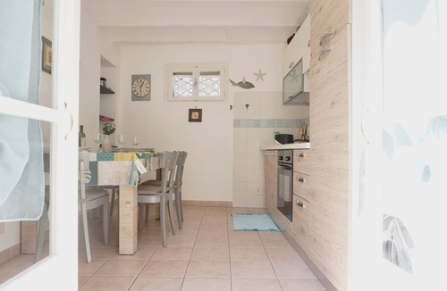 Vallecrosia Apartment | Villa Angelina Holiday Homes - Casa Limone 5 minuti a piedi dal mare