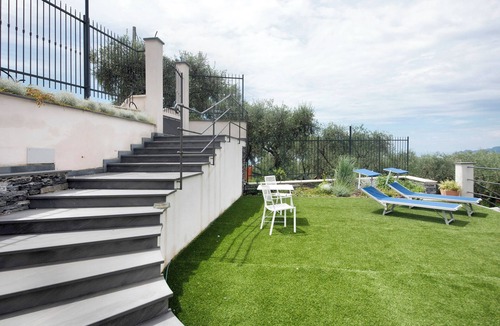 Rezza Villa | Villa 'Angelina' with Sea View, Wi-Fi and Air Conditioning