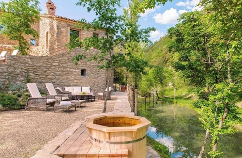 Montelaguardia Villa | Villa Anselma - Private Countryside Villa with Pool