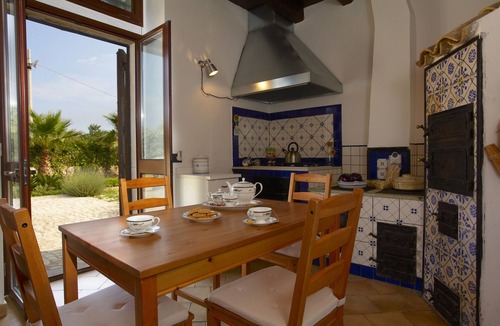 Scicli Villa | VILLA ANTICA AIA - SWIMMING POOL, 7 ROOMS WITH BATHROOM AND WIFI IN SCICLI