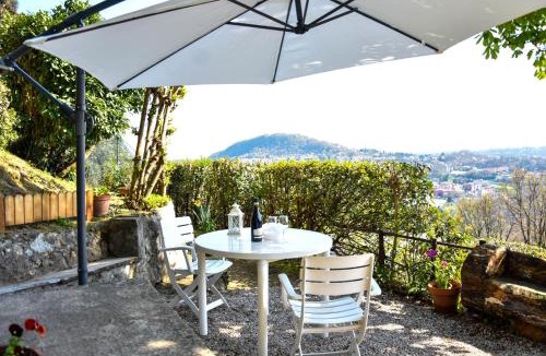 Tavernerio Apartment | Villa Antonella, app. Vittoria