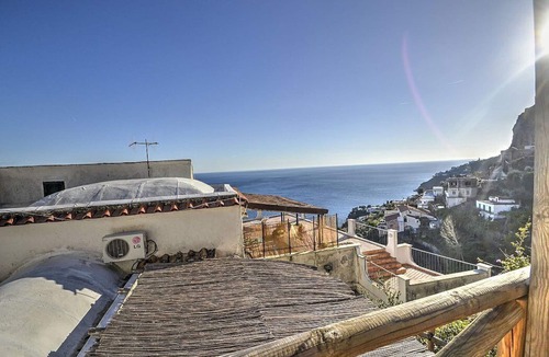 Pogerola House | Villa Arcangela B: A characteristic and welcoming two-story independent house which faces the sun and the sea, with Free WI-FI.