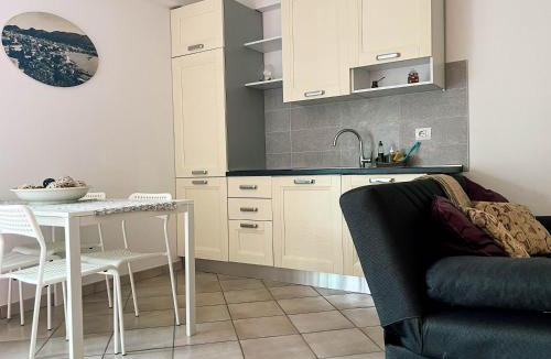 San Fermo della Battaglia Apartment | VILLA BELVEDERE studio flat