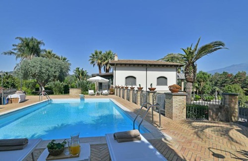Acireale Villa | VILLA BIDDIZZA