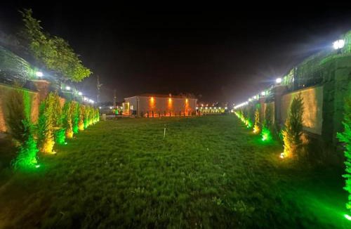 Sehitkamil Villa | villa big green garden swimming pool