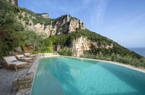 Arienzo Villa | Villa Campo by Elite Villas