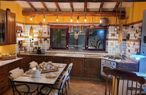 Vescovado Villa | Villa Carla in Murlo, 300sqm detached villa with garden veranda and swimming pool.