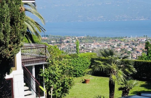 Toscolano Maderno House | Villa Carolin -top location, panoramic view, small pool and 3000sqm for children