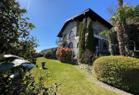 Nizzolino Villa | Villa Casa Camelia in Traumlage
