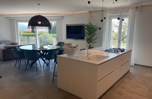 Gardone Riviera Apartment | Villa Elvira
