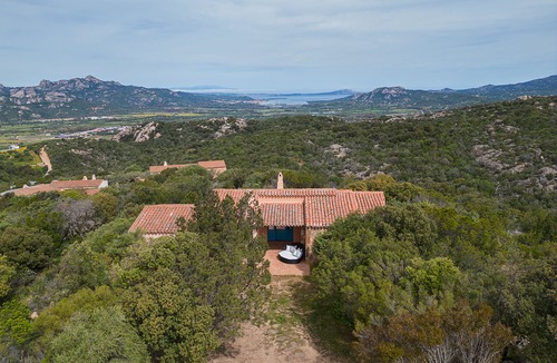 San Pantaleo Villa | Villa Emersed in Nature Close to San Pantaleo and Costa Smeralda