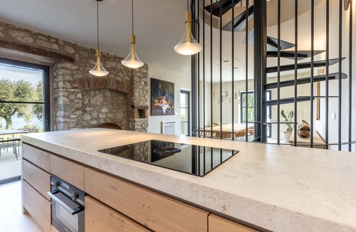 Toscolano Maderno Villa | Villa 'Engardina' with Lake View, Wi-Fi and Air Conditioning