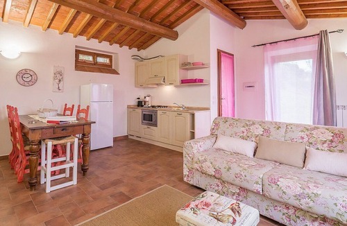 San Vincenti Villa | Villa Gallonero: A spacious age-old farm house surrounded by the greenery, with Free WI-FI.