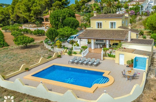 El Tesoro Villa | Villa GEMA by Abahana Villas