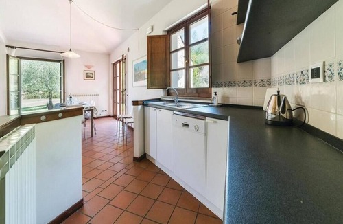 Bettona Villa | Villa Giulia in Bettona, Perugia, with Swimming Pool and Tennis Court