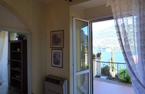 Blevio House | VILLA HORTENSIA COMO WITH GARDEN PRIVATE 2 BEDROOMS LAKE VIEW ,WI -FI