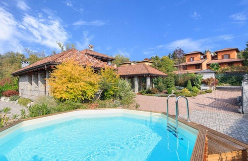 Cissano Villa | Villa Il Grotto - Three Bedroom Villa, Sleeps 8