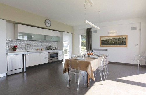 Contrada Cimilla Villa | Villa in Poggio Del Sole with 5 bedrooms sleeps 11