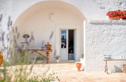 Polignano a Mare Villa | Villa in Polignano A Mare with 8 bedrooms sleeps 16