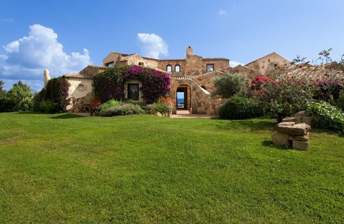 Porto Rotondo Villa | Villa in Porto Rotondo with 10 bedrooms sleeps 20