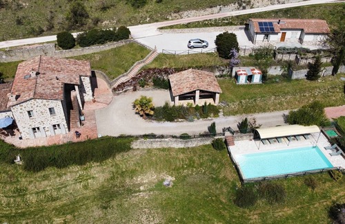 Camporeggiano Villa | Villa In Sioli, Between Umbertide And Gubbio.