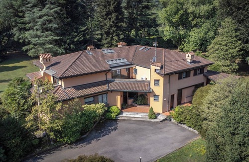 Dormelletto Villa | VILLA LA FORTEZZA