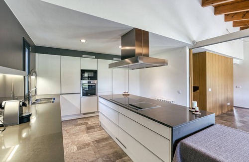 Les Preses Villa | Villa 'La Solfa' with Mountain Views, Wi-Fi and Air Conditioning