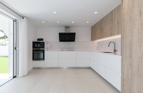 Miami Platja Villa | VILLA LOS DADOS: 4 bedrooms, private pool, jacuzzi, and barbecue