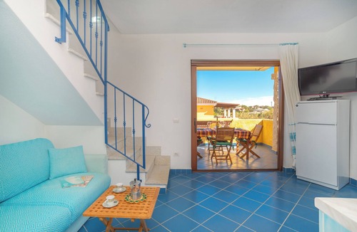 Pittulongu Apartment | Villa Lucia - Aliterno V6 with Terrace; Parking Available