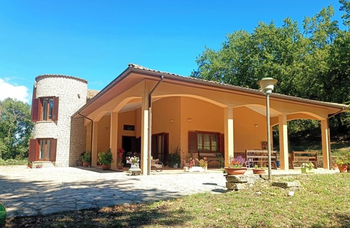 Sant’Agapito Villa | Villa Mammaré WHOLE VILLA WITH PARK