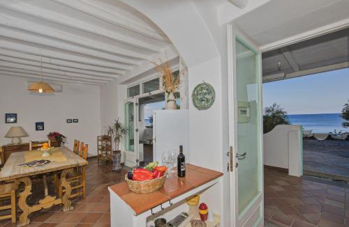 San Vincenzo House | Villa Mareblu Luxury Holiday Apartment direttamente sul mare